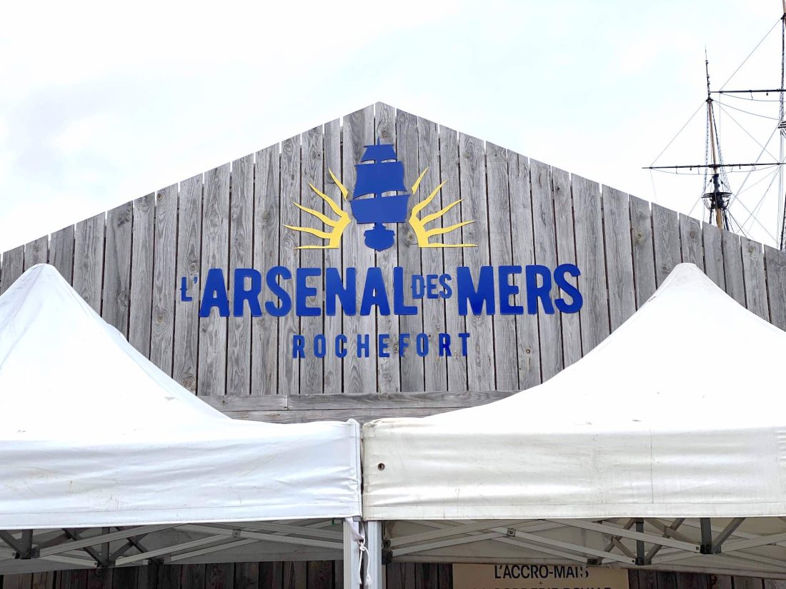 Panneau de l'entrée de l'arsenal des Mers, une balade à faire absolument à Rochefort